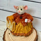 Maple Needle-Felted Mouse – Handmade Autumn Decor, Cute Coffee Lover Mouse, Fall Gift, Wool Figurine for Mouse Collectors Stuffed Animal Toy