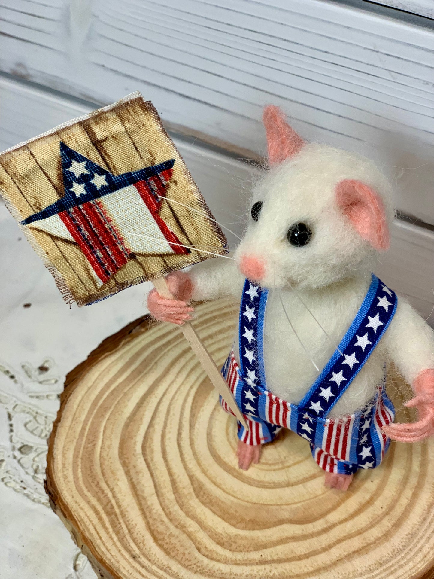 Needle-Felted Patriotic Mouse - Red, White & Blue Collectible Ornament, Unique Gift for USA Pride Decor