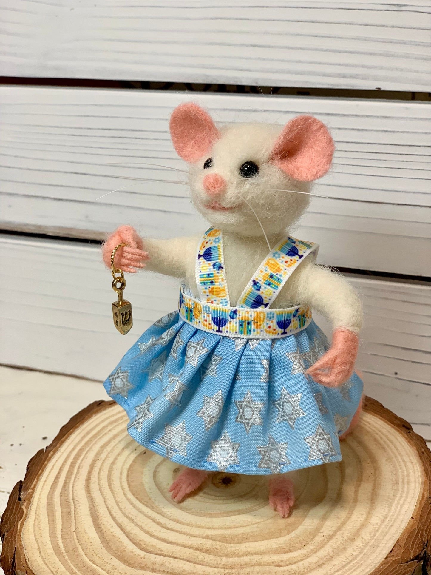 Hanukkah Mouse | Handmade Wool Animal Toy | Cute Needle Felted Mouse Figurine | Pet Lover Gift | Whimsical Winter Home Jewish Holiday Decor