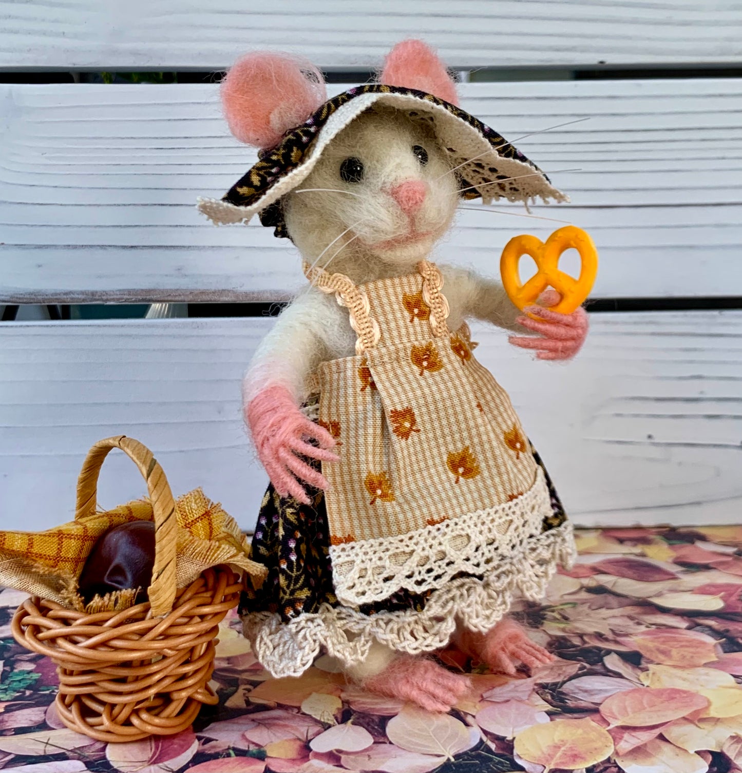 Bianca the Mouse – OOAK Needle Felted Natural Fiber Doll | Handmade Art Doll