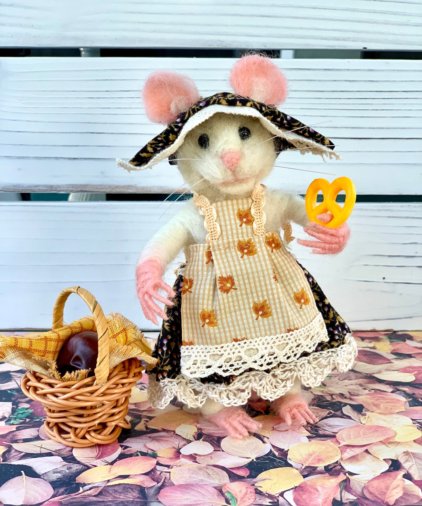 Bianca the Mouse – OOAK Needle Felted Natural Fiber Doll | Handmade Art Doll