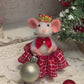 Needle-Felted Christmas Mouse Pippa – Handmade Natural Fiber Art Doll | Whimsical Woodland Decor Collectible Dressed Figurine